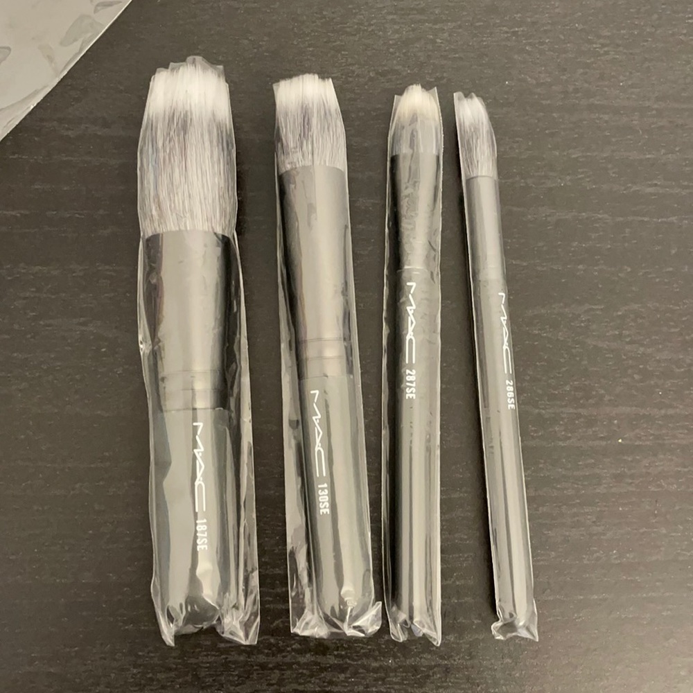 MAC makeup brushes travel sized